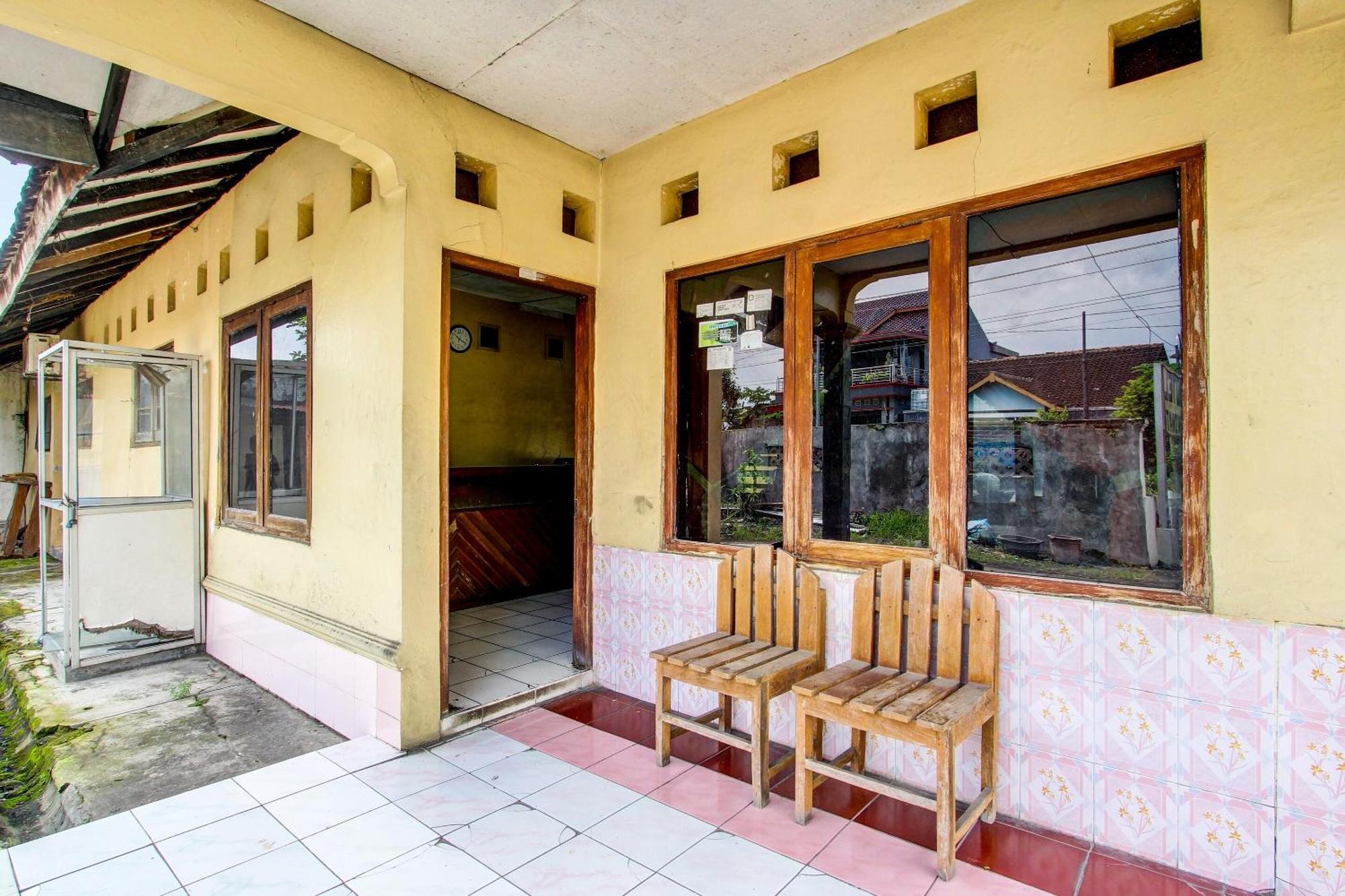 Spot On 92336 Hotel Sukowati Solo Dış mekan fotoğraf